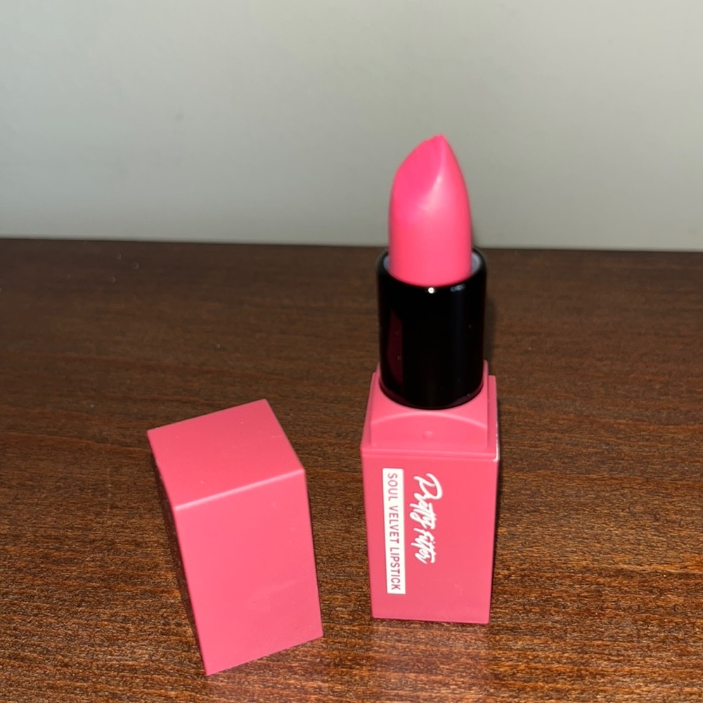 Pretty Fitter Soul Velvet Lipstick Seoul Rose NWT